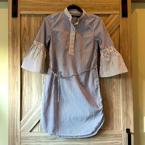 Fun and comfortable Ralph Lauren shirt dress - beautifully tailored EUC